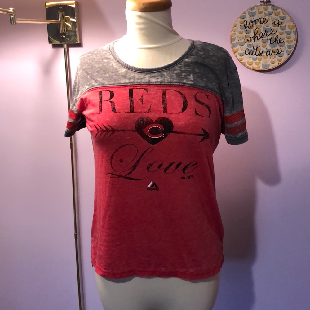 Cincinnati Reds Love tee
